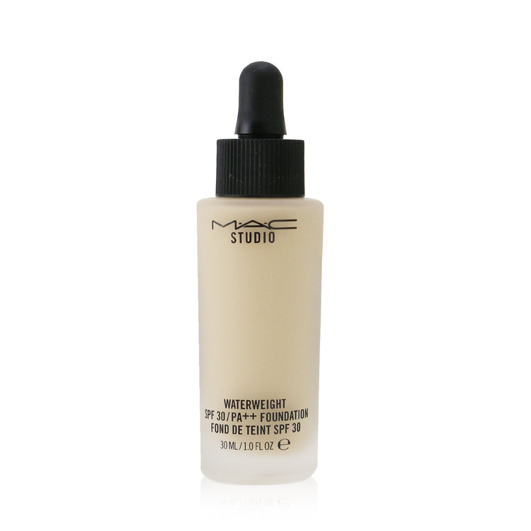 MAC/マック+スタジオウォーターウェイトファンデーションSPF30+30ml/1oz+# NC15 (Light With Golden Undertone) ブランドコスメ
