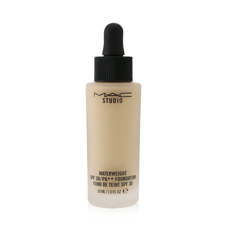 MAC/マック+スタジオウォーターウェイトファンデーションSPF30+30ml/1oz+# NC25 (Light With Golden Peach Undertone) ブランドコスメ